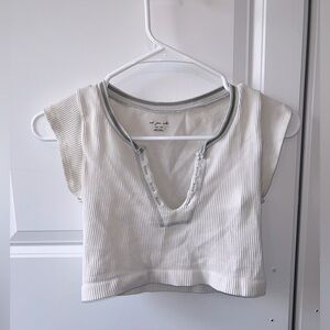 Out from under seamless cropped shirt